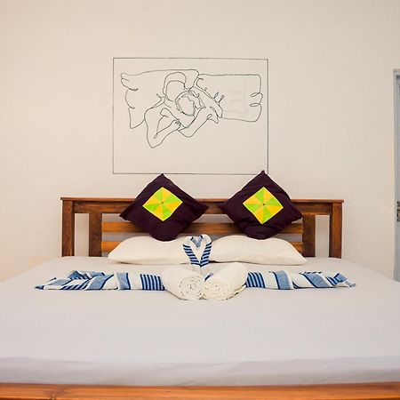Thatched Villa Tangalle Room photo