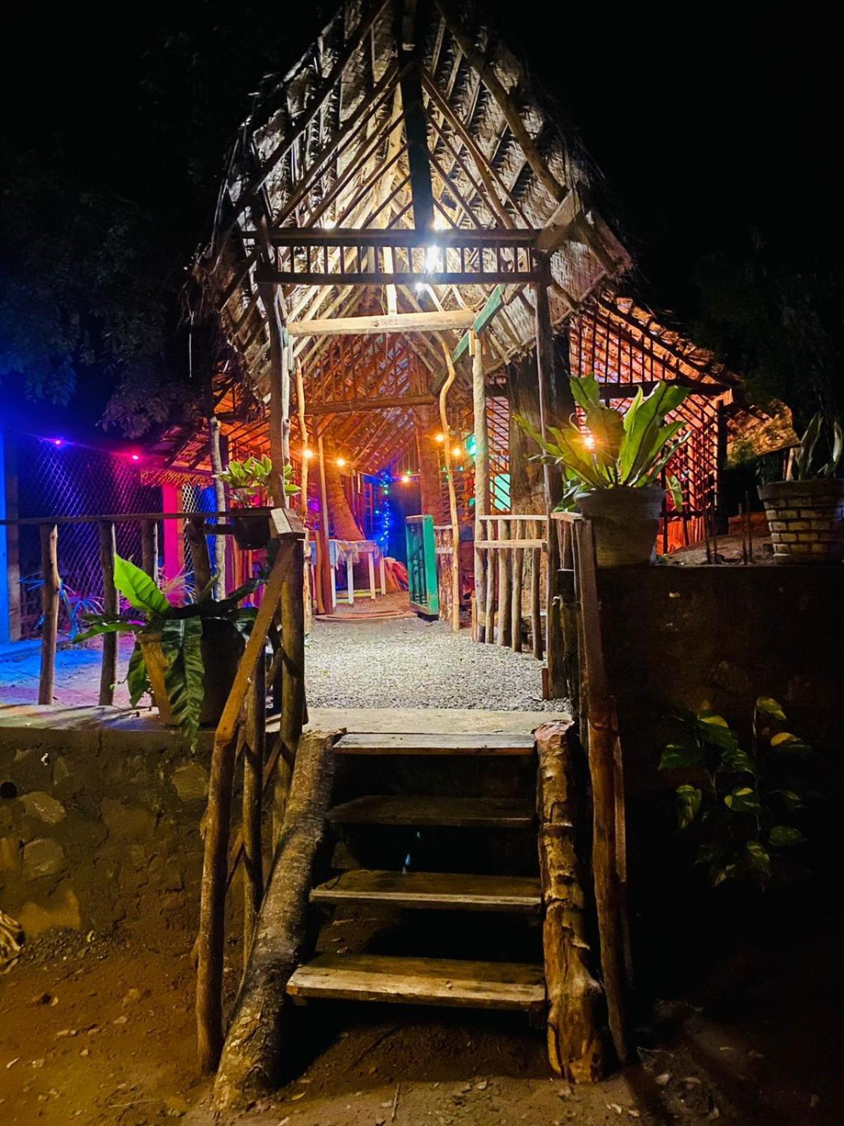 Thatched Villa Tangalle Exterior photo