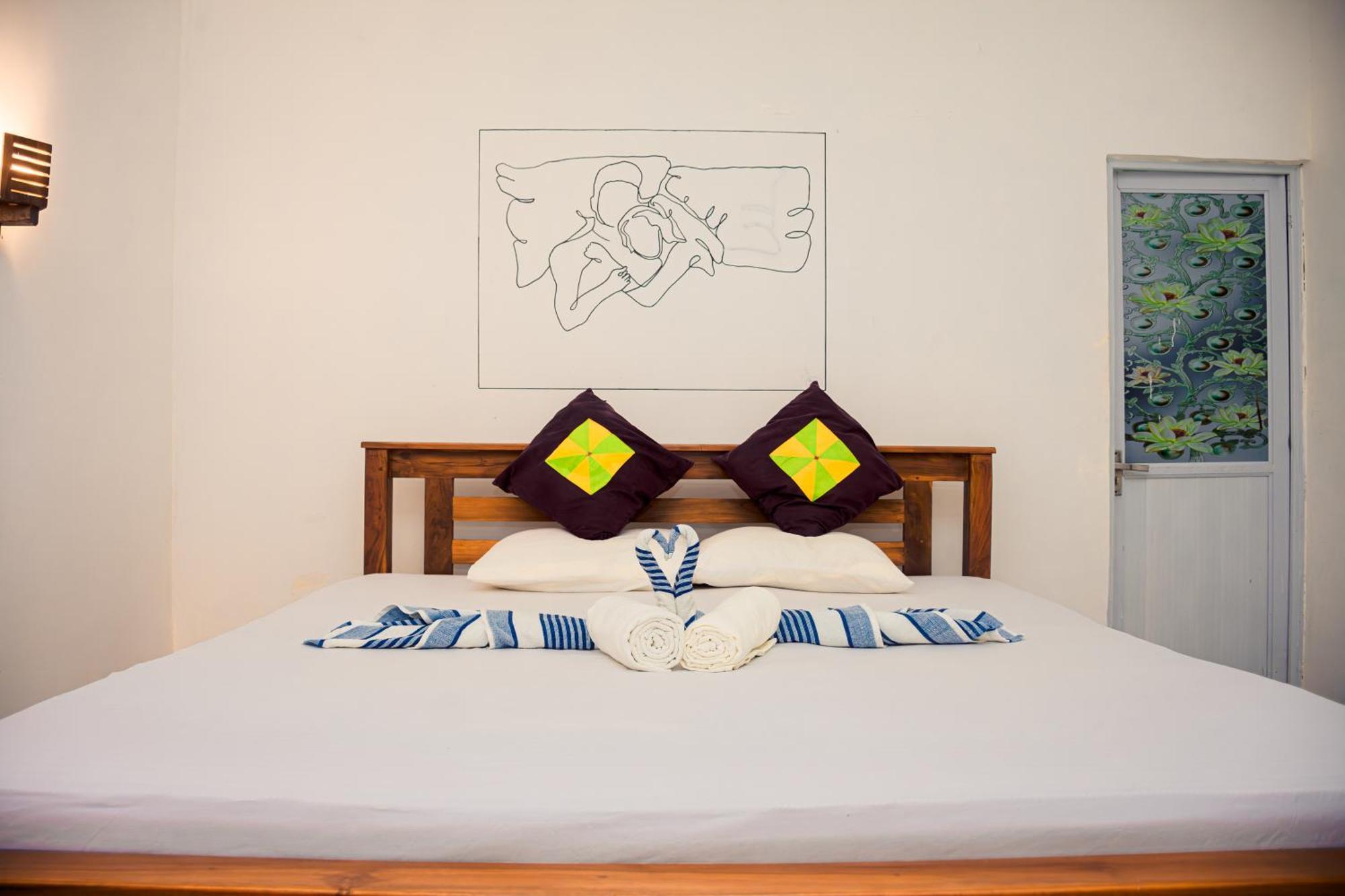 Thatched Villa Tangalle Room photo
