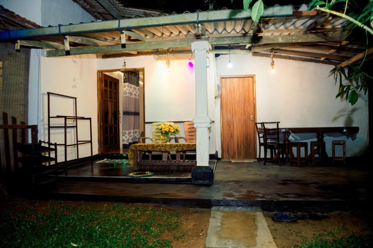 Thatched Villa Tangalle Exterior photo