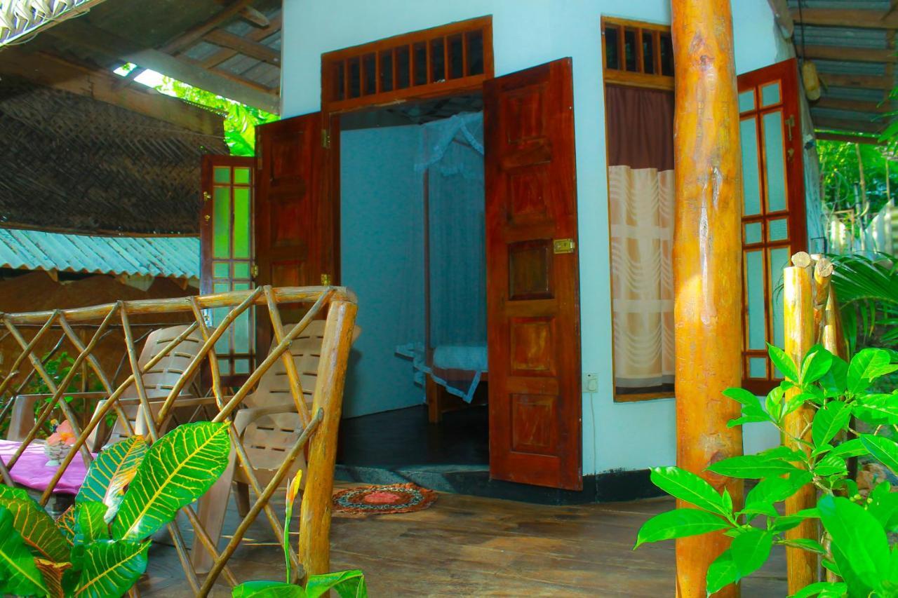 Thatched Villa Tangalle Exterior photo
